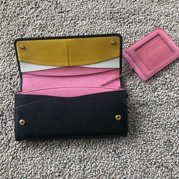 Prada Large Black Leather Wallet - Picture 5 of 5